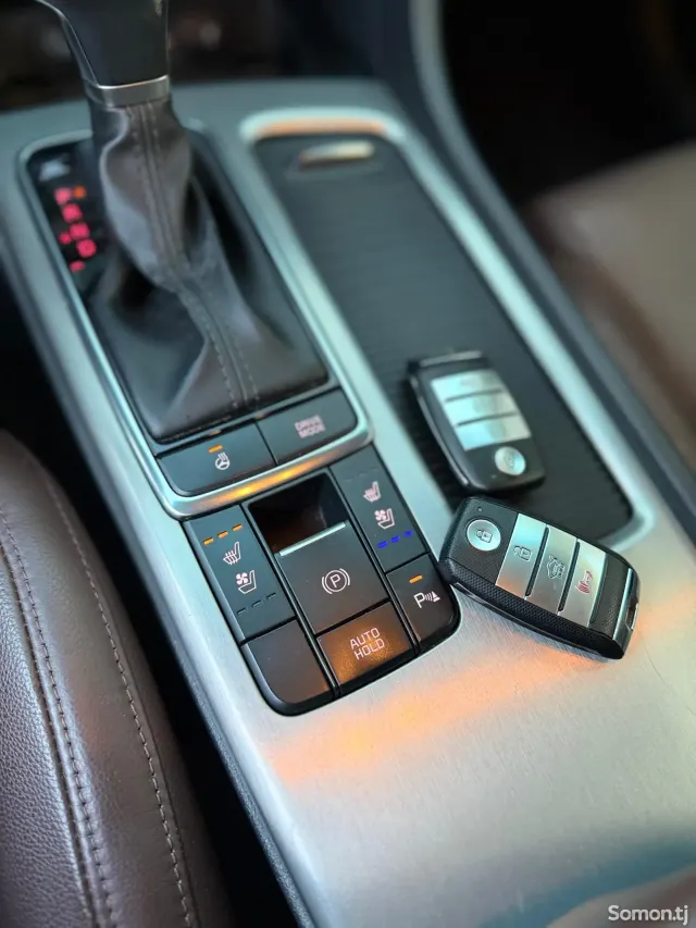 Kia K5 2015 · 2.0 AT