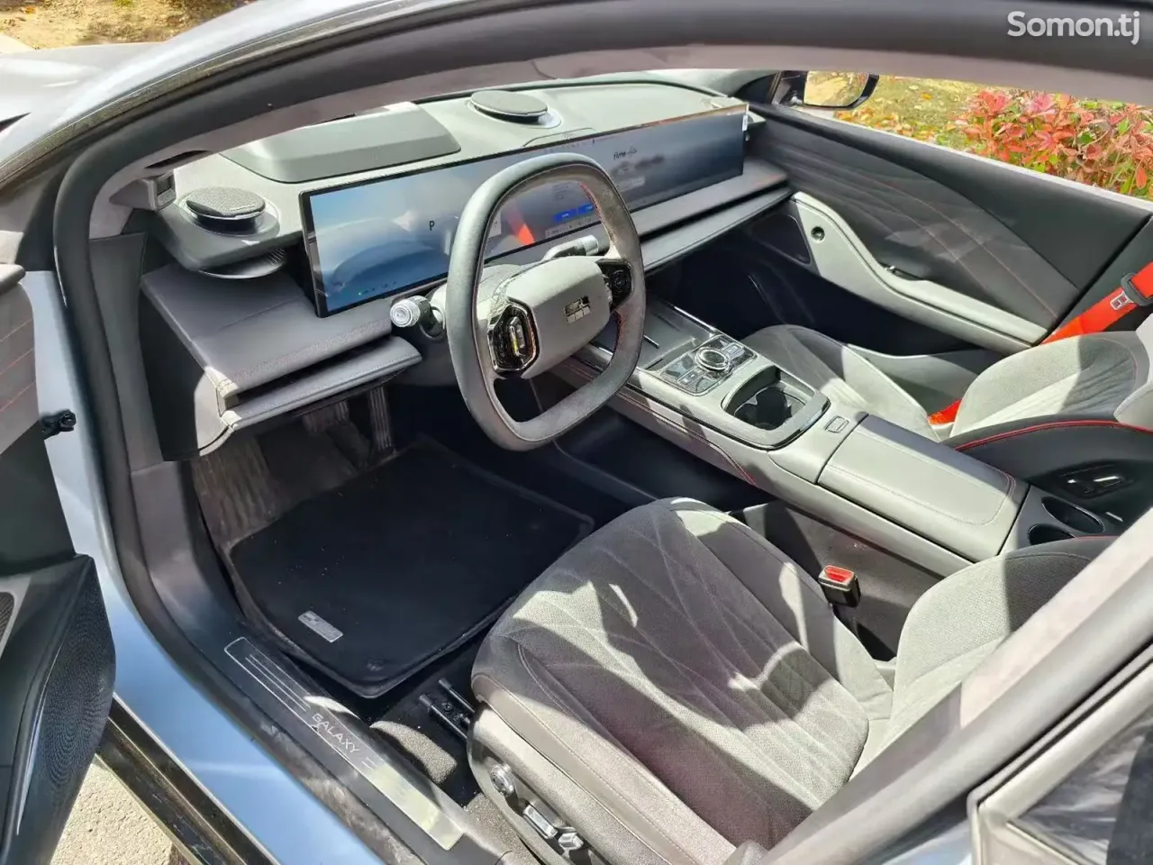 Geely Galaxy E8 2025 · AT