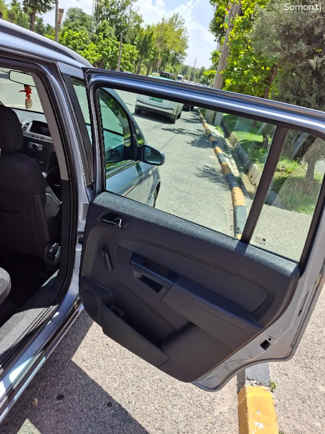 Opel Zafira 2006 · 1.6 MT