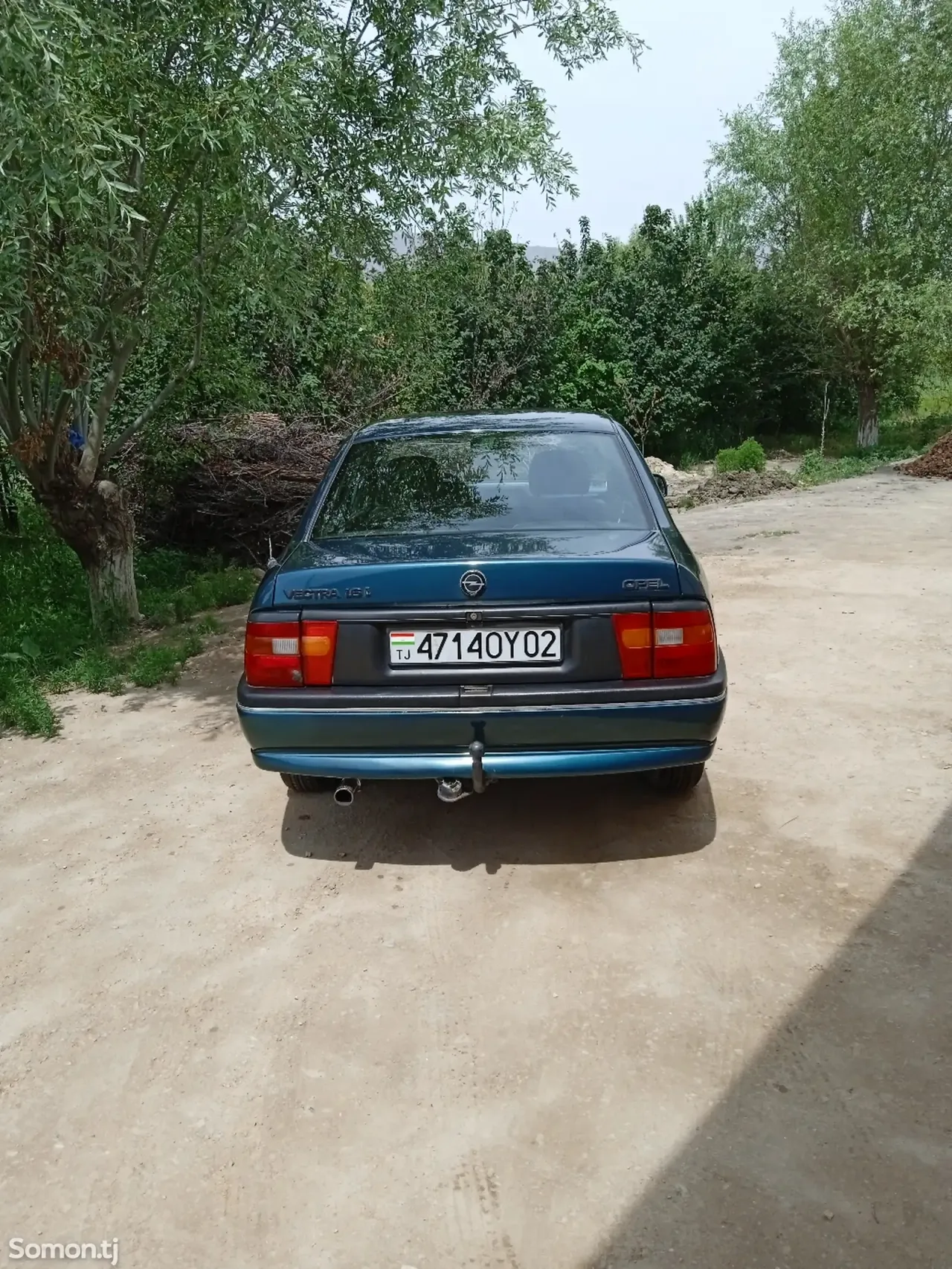 Opel Vectra A 1994 · 1.6 MT