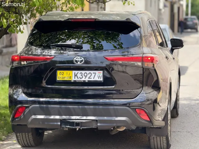 Toyota Highlander 2023 · 3.5 AT