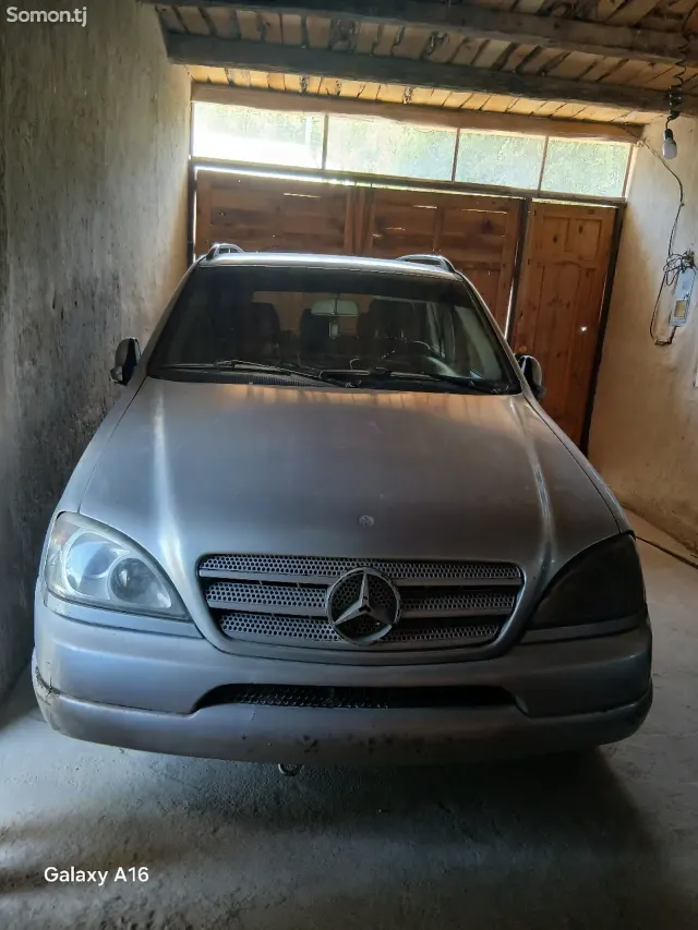 Mercedes-Benz ML class 2001 · 2.7 AT