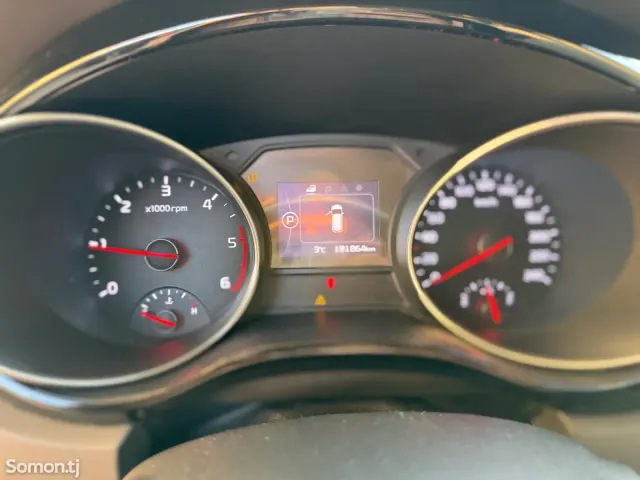 Kia Carnival 2016 · 2.2 AT