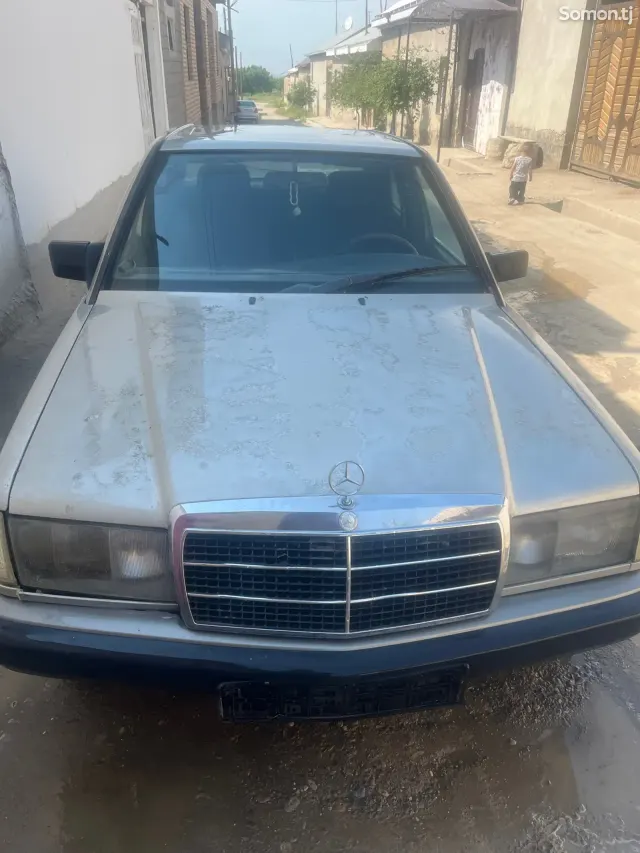 Mercedes-Benz W201 1991 · 1.6 MT