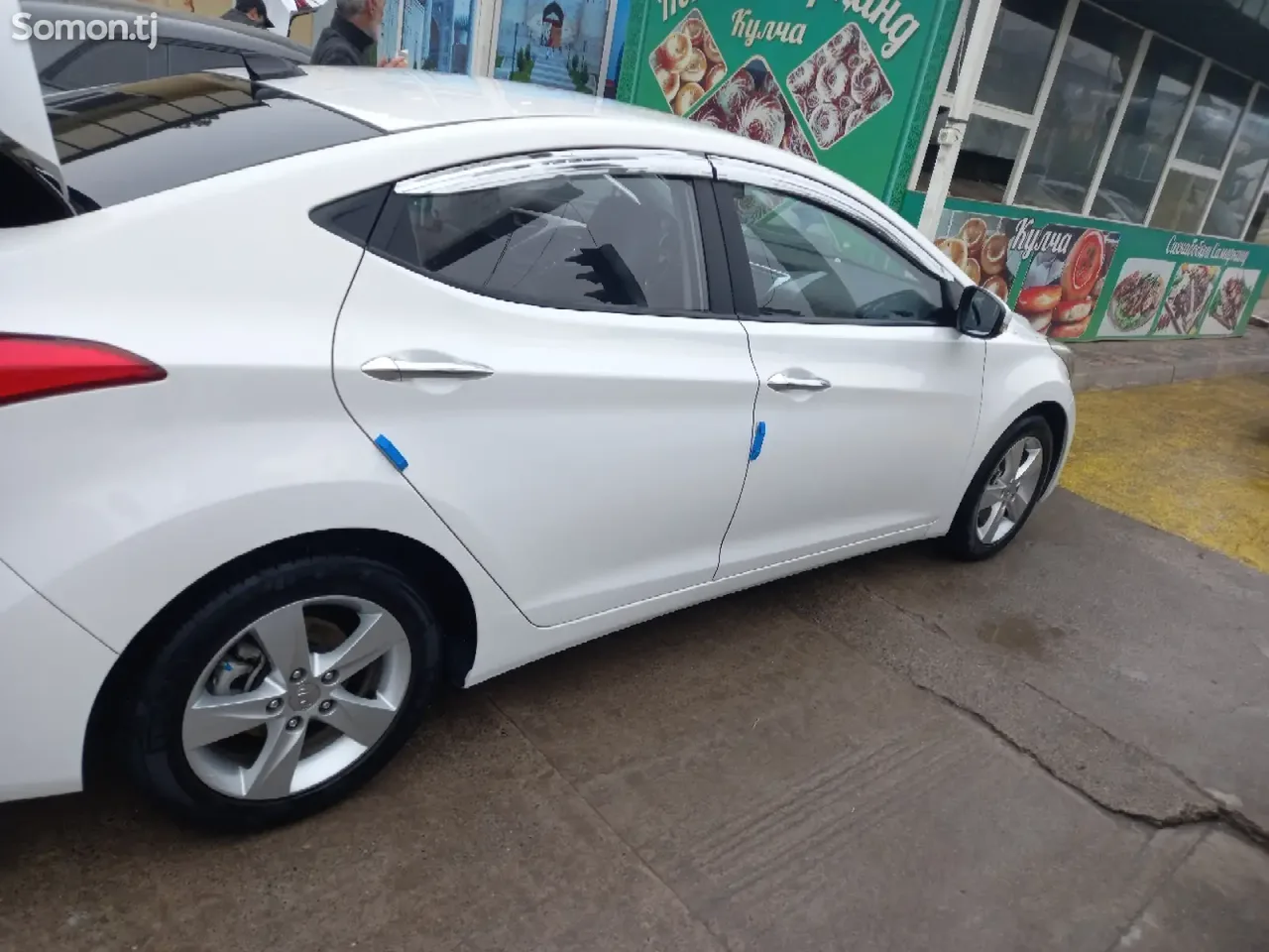 Hyundai Avante 2011 · 1.6 AT