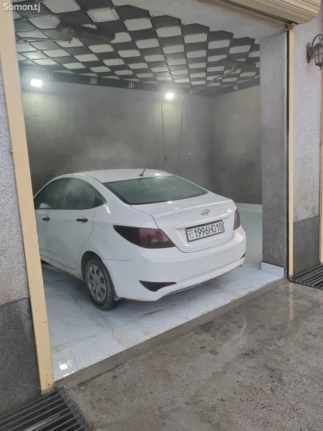 Hyundai Solaris 2016 · 1.4 AT