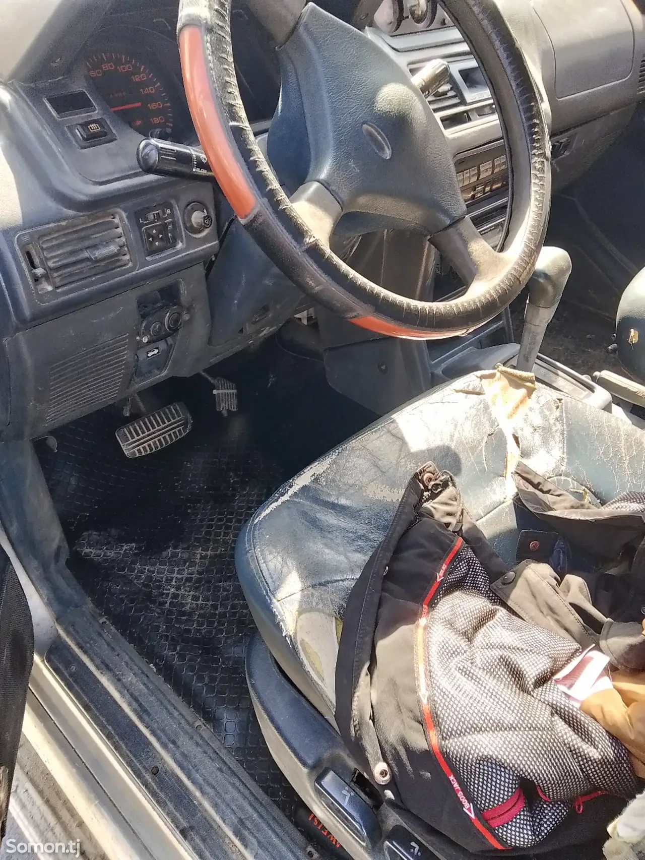 Mitsubishi Pajero 1991 · 2.2 AT
