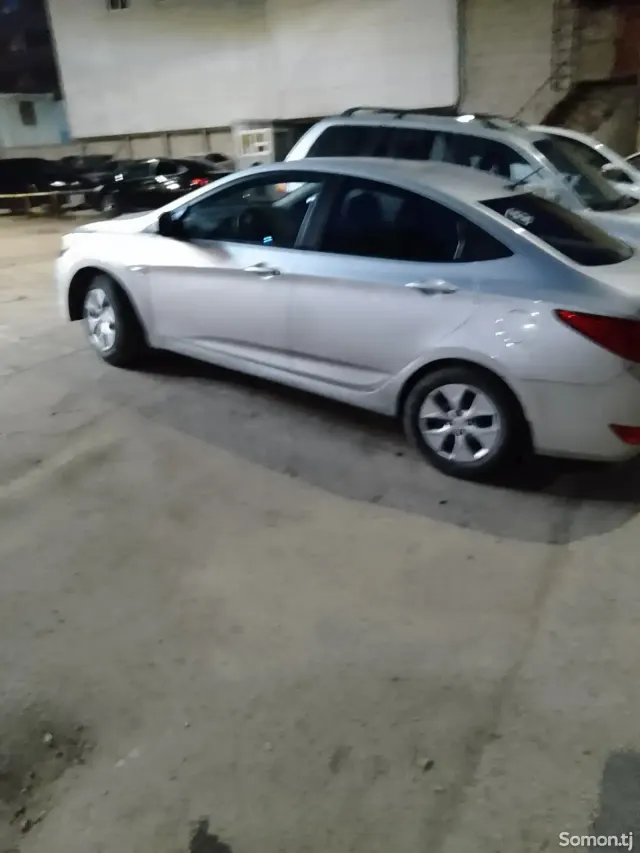 Hyundai Solaris 2016 · 1.6 MT