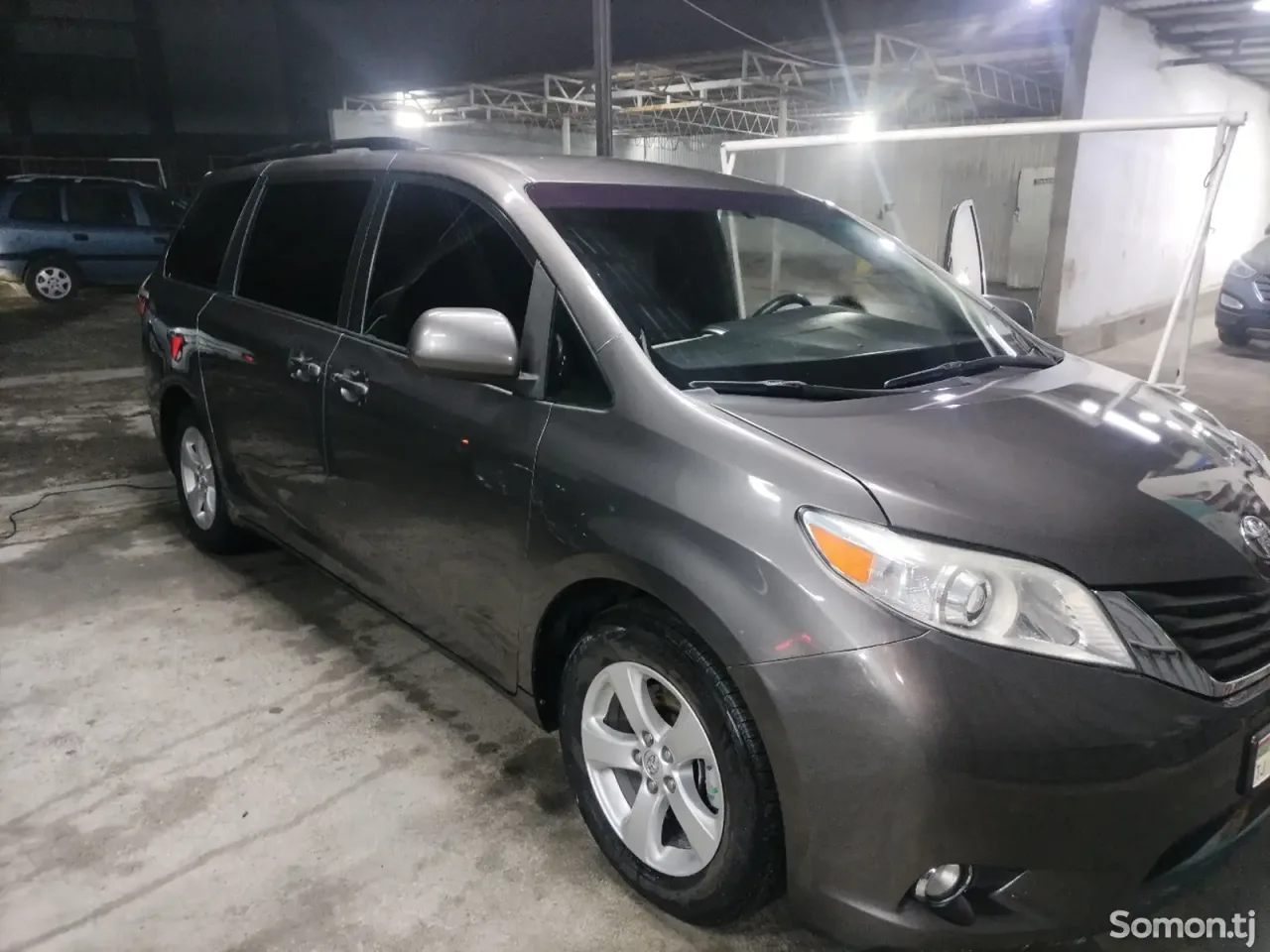 Toyota Sienna 2014 · 3.5 AT