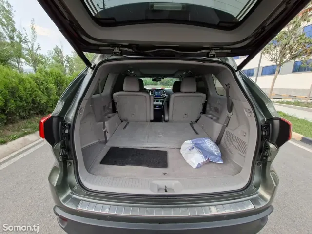 Toyota Highlander 2016 · 3.5 AT