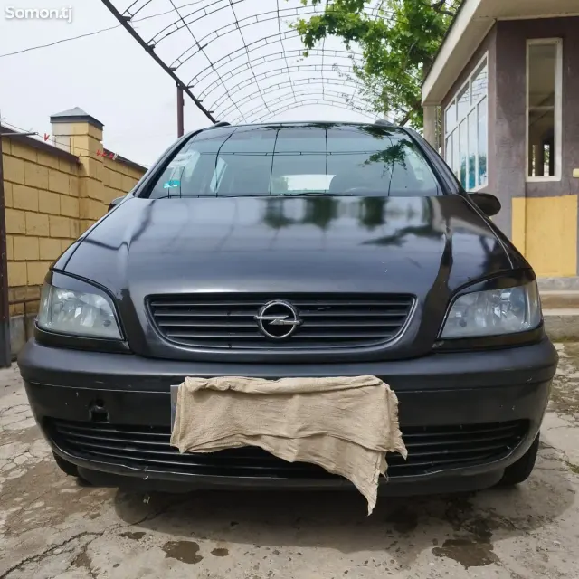 Opel Zafira 2000 · 1.6 MT