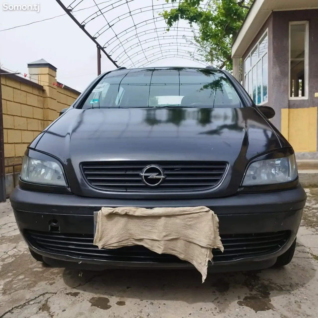 Opel Zafira 2000 · 1.6 MT
