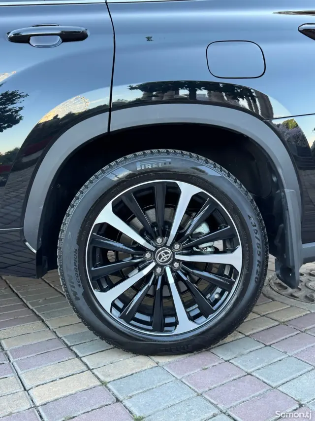 Toyota Highlander 2021 · 2.5 AT