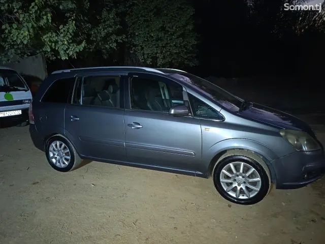 Opel Zafira 2007 · 2.2 AT