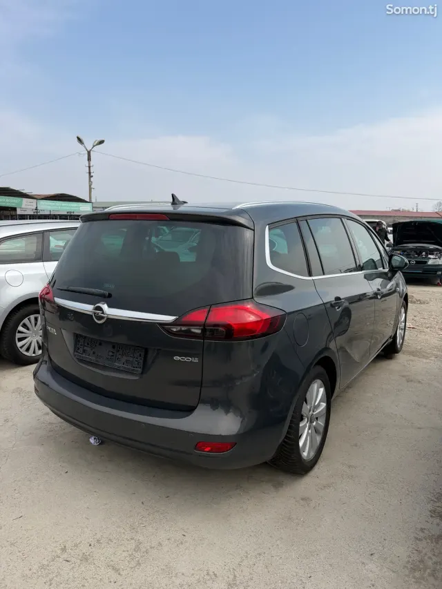 Opel Zafira 2014 · 1.6 MT