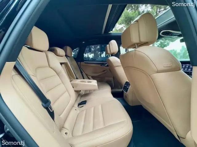 Porsche Macan 2024 · 3.0 AT