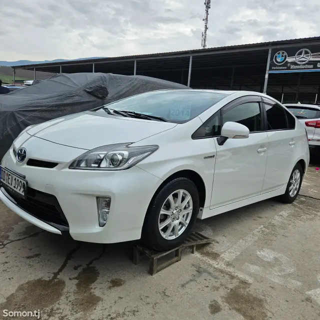 Toyota Prius 2014 · 1.8 AT