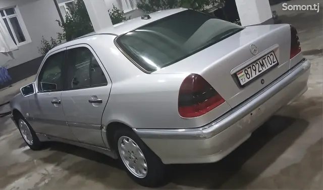 Mercedes-Benz C class 2000 · 2.0 MT