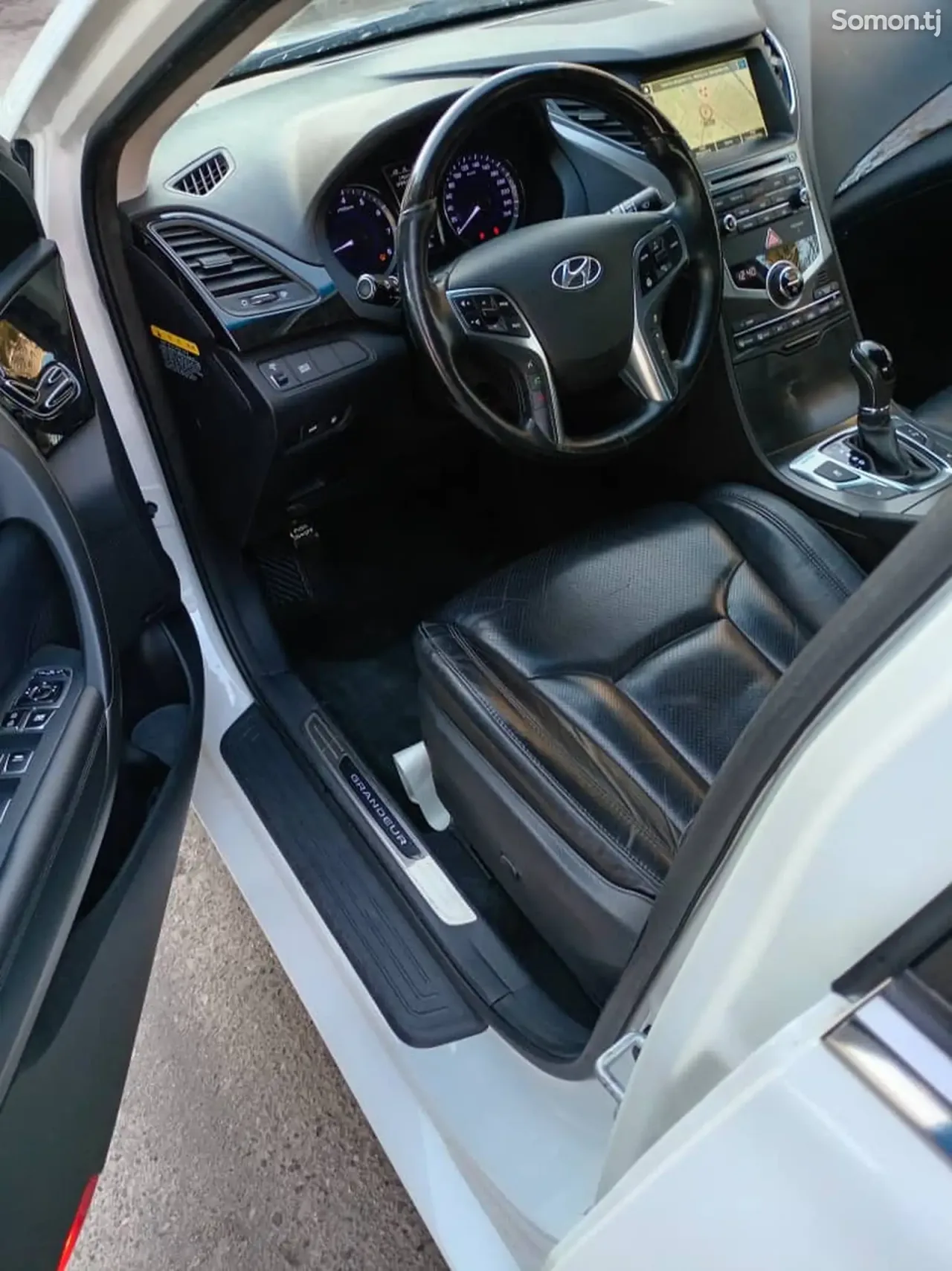 Hyundai Grandeur 2016 · 2.4 AT