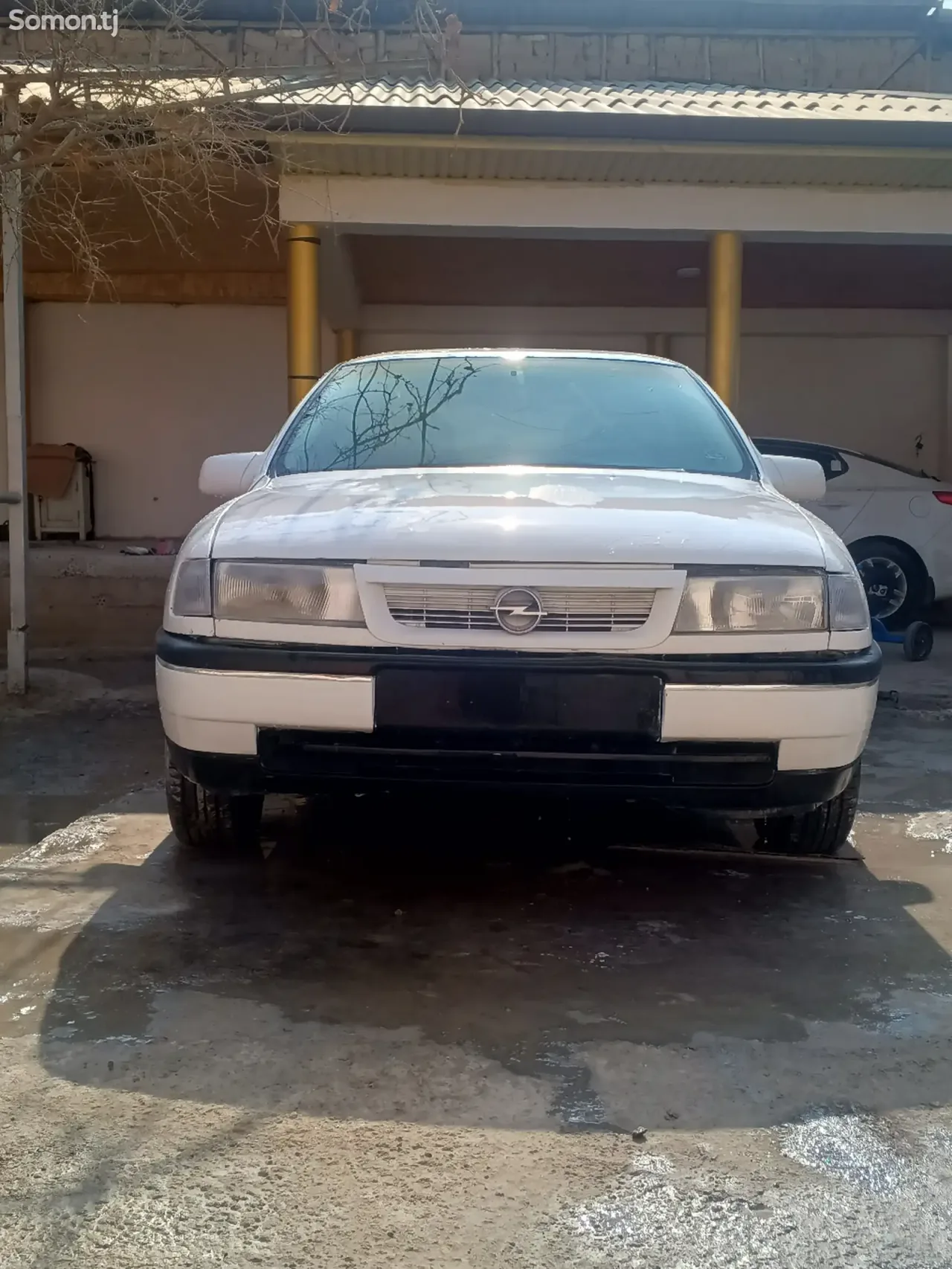 Opel Vectra A 1992 · 1.6 MT