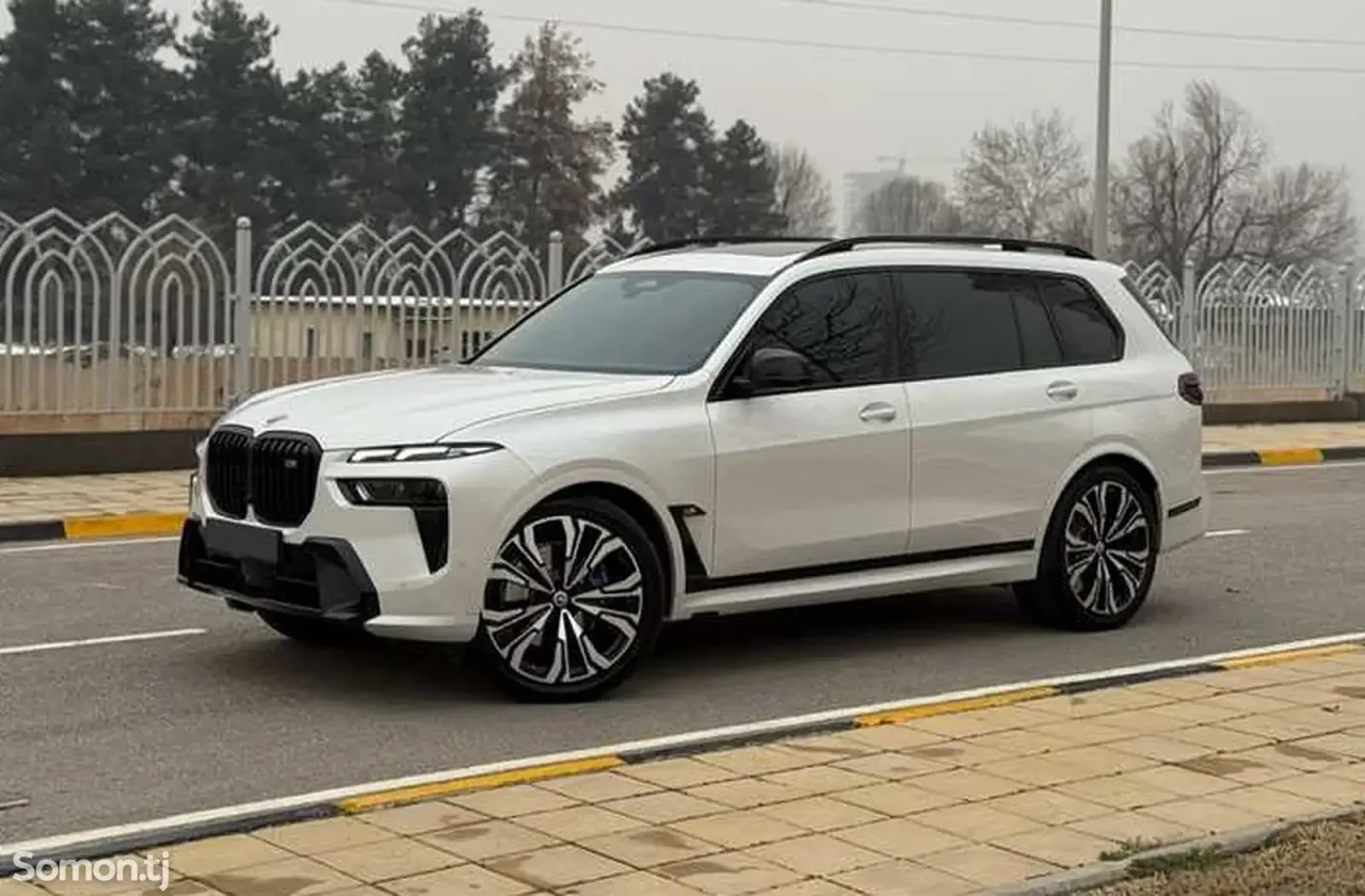 BMW X7 2023 · 4.4 AT