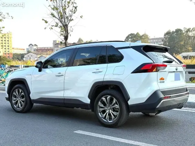 Toyota RAV 4 2024 · 2.5 AT