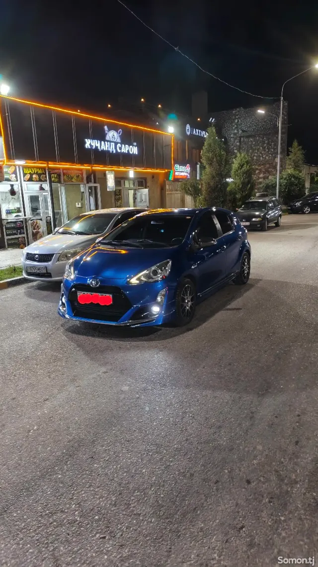 Toyota Aqua 2015 · 1.5 AT
