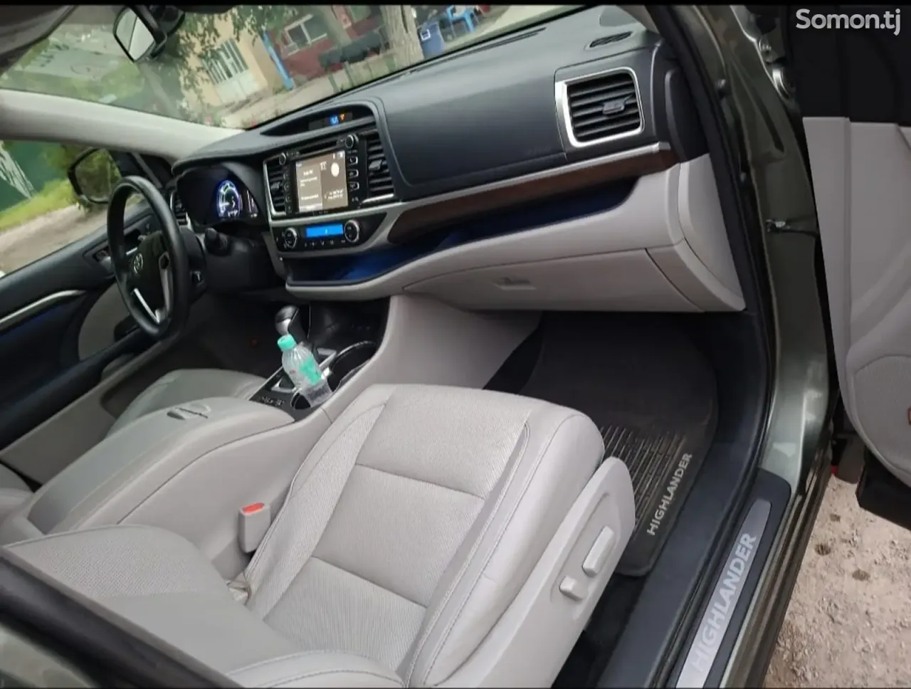Toyota Highlander 2016 · 3.5 AT