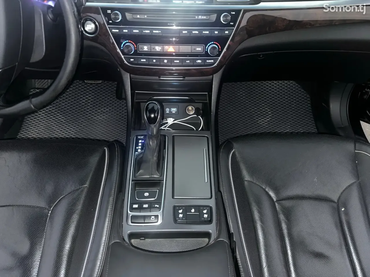 Hyundai Aslan 2015 · 3.0 AT