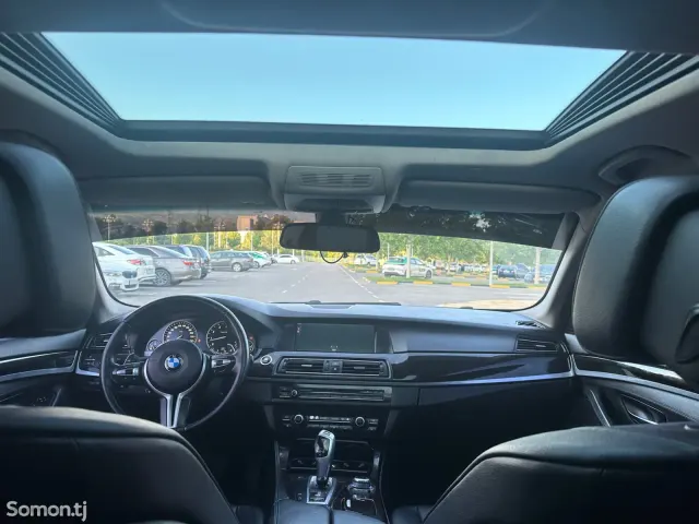 BMW M5 2011 · 2.8 AT