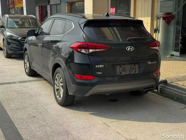 Hyundai Tucson 2015 · 1.6 AT