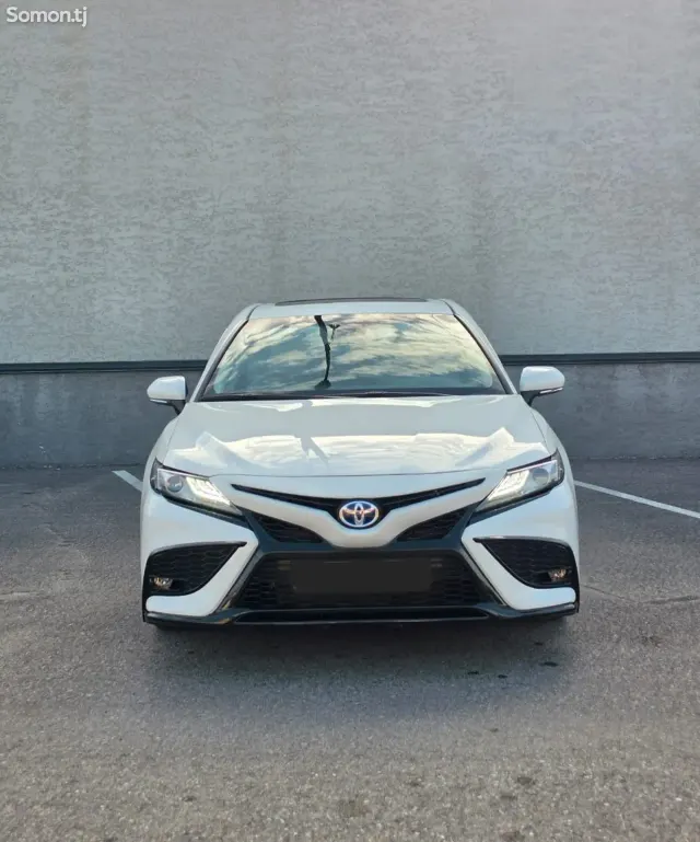Toyota Camry 2022 · 2.5 AT