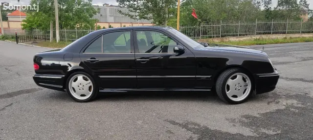 Mercedes-Benz E class 2002 · 2.8 AT