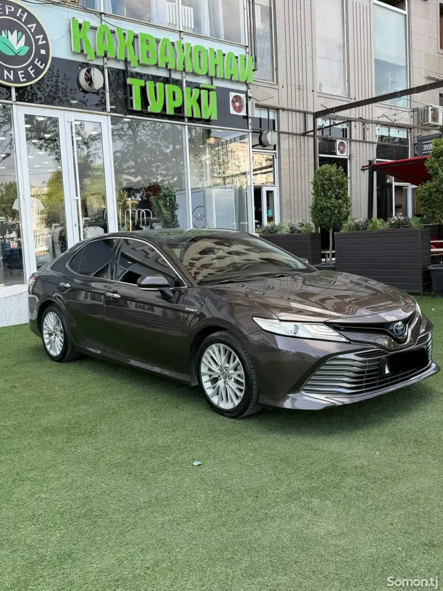 Toyota Camry 2018 · 2.5 AT