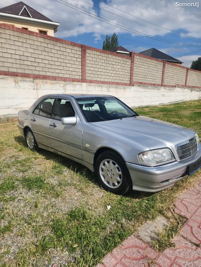 Mercedes-Benz C class 1999 · 2.4 AT