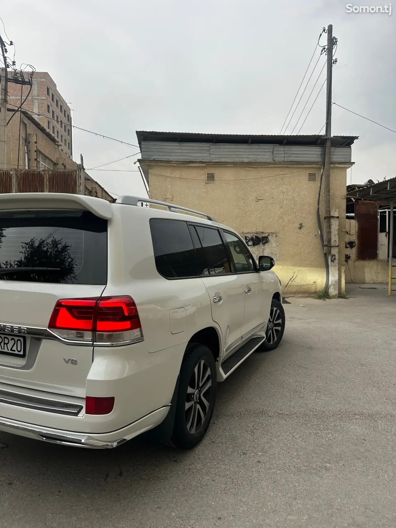 Toyota Land Cruiser 2012 · 4.6 AT