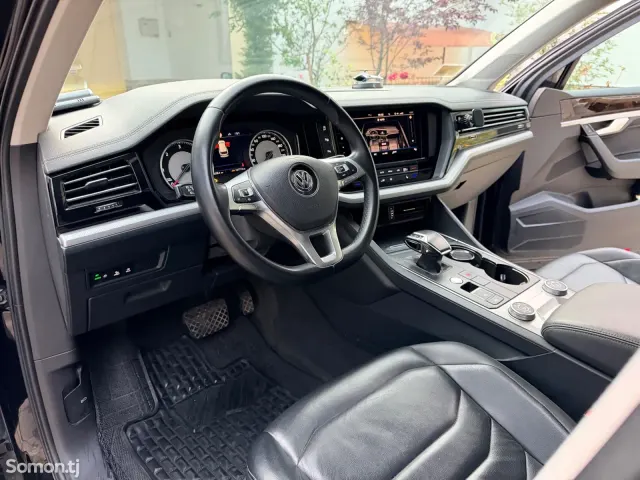 Volkswagen Touareg 2019 · 3.0 AT