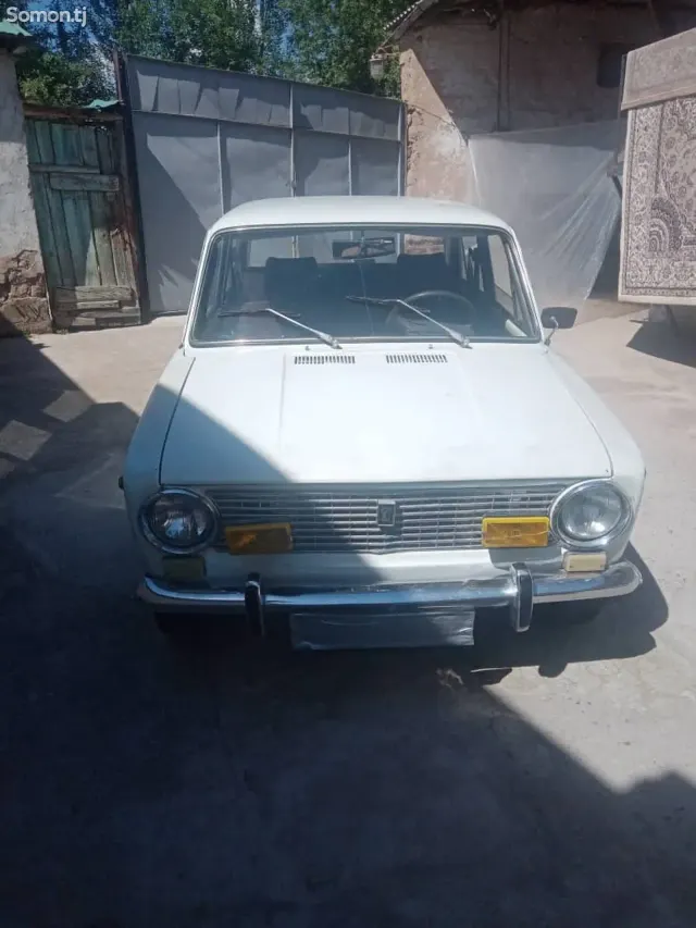 Lada (ВАЗ) 2101 1978 · 1.2 MT
