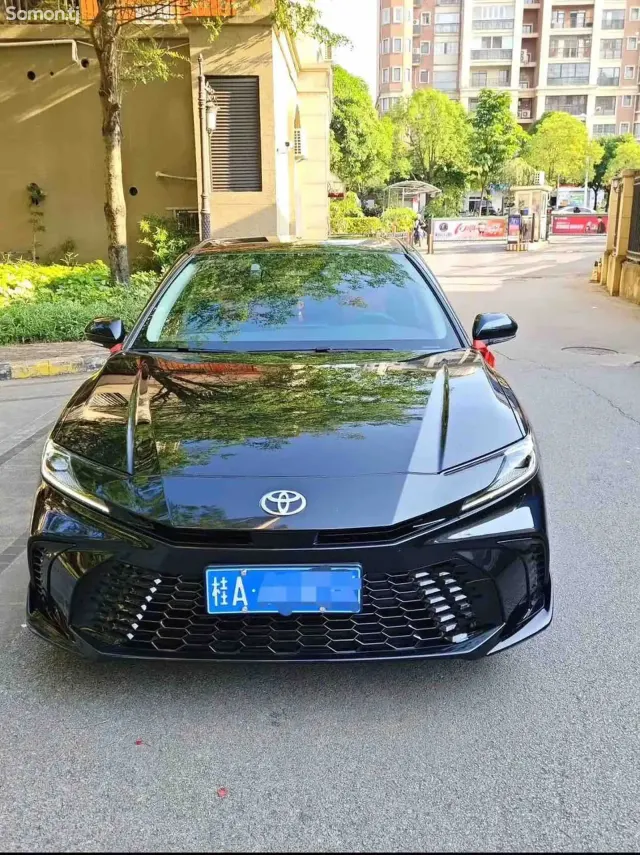 Toyota Camry 2025 · 2.0 AT
