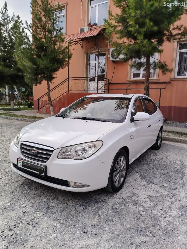 Hyundai Avante 2009 · 1.6 AT
