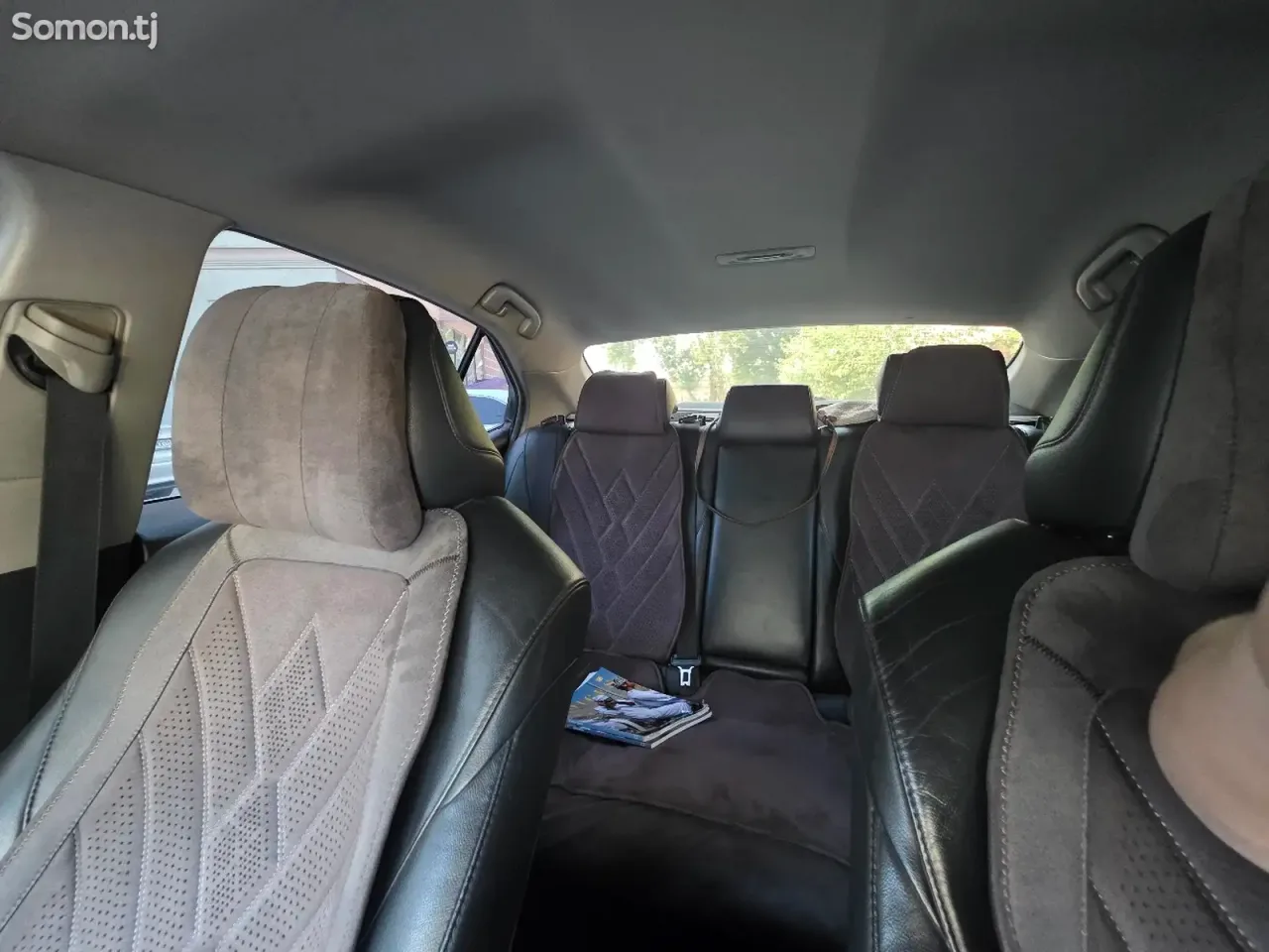 Toyota Camry 2019 · 2.5 AT