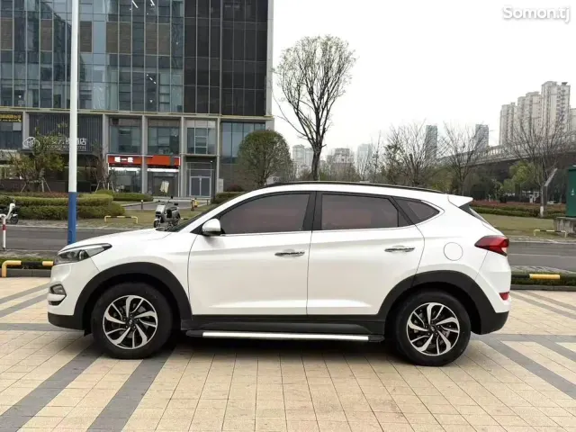 Hyundai Tucson 2016 · 1.6 AT