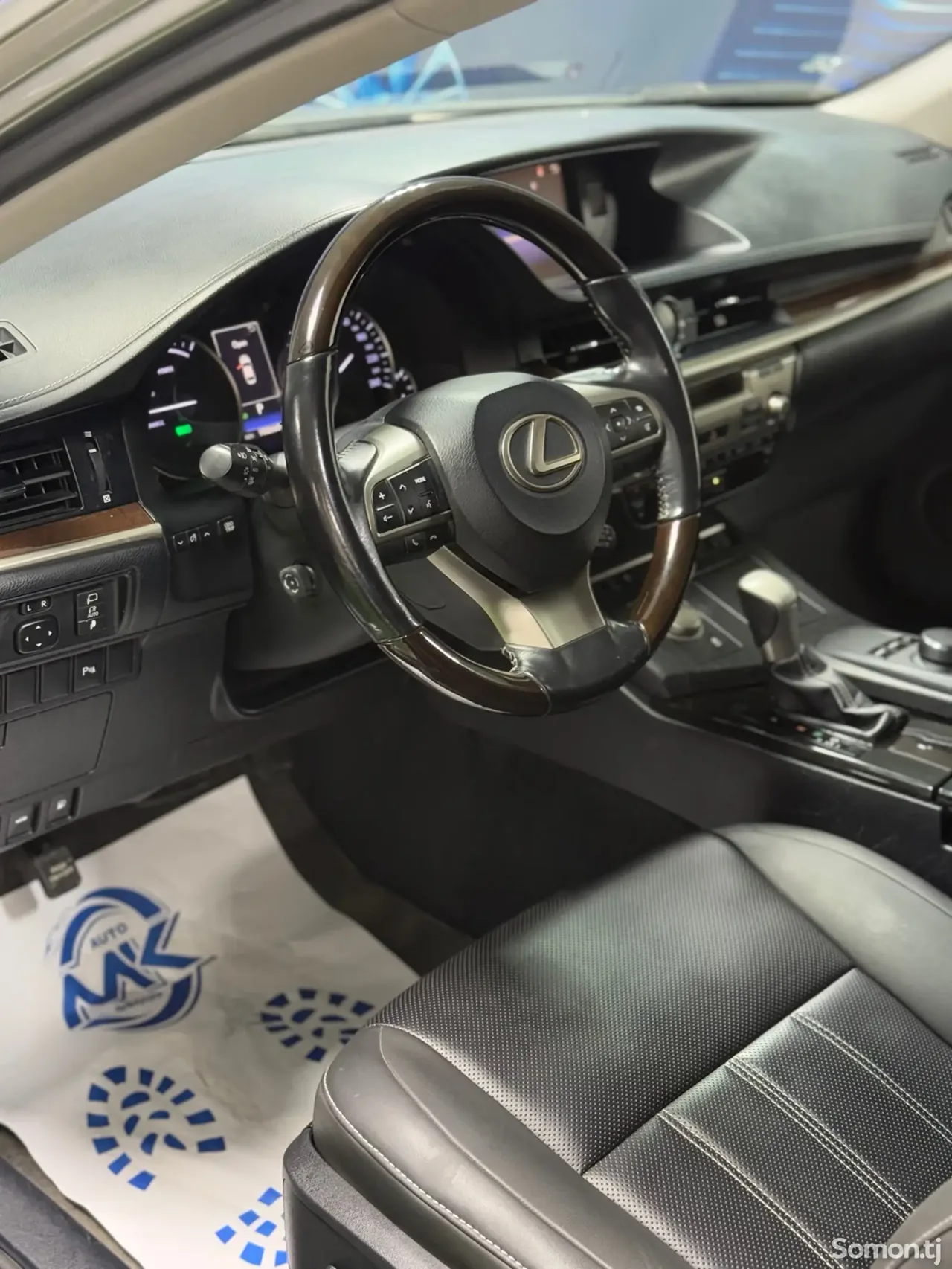 Lexus ES series 2016 · 2.5 AT
