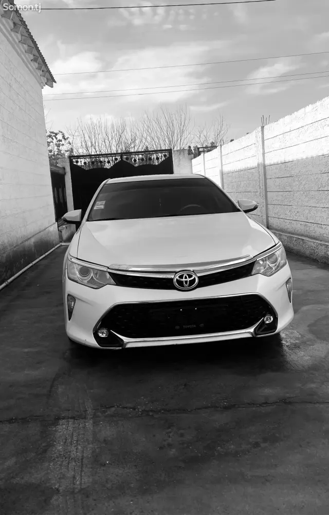 Toyota Camry 2013 · 2.5 AT