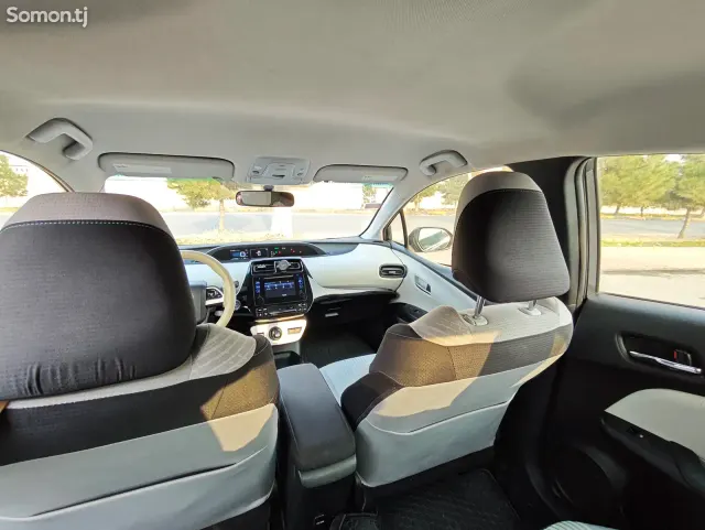 Toyota Prius 2016 · 1.8 AT