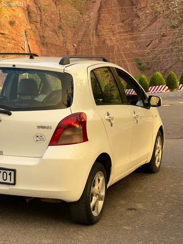 Toyota Yaris 2008 · 1.3 AT