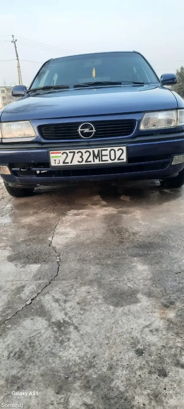 Opel Astra F 1997 · 1.6 MT
