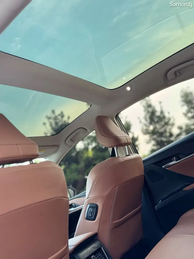 Toyota Camry 2024 · 2.0 AT