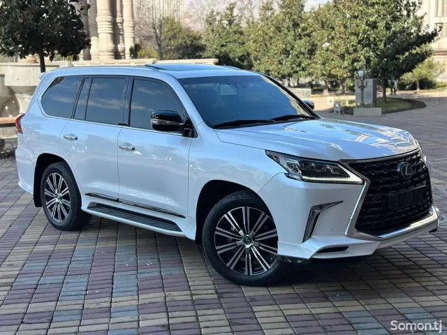 Lexus LX series 2022 · 5.7 AT