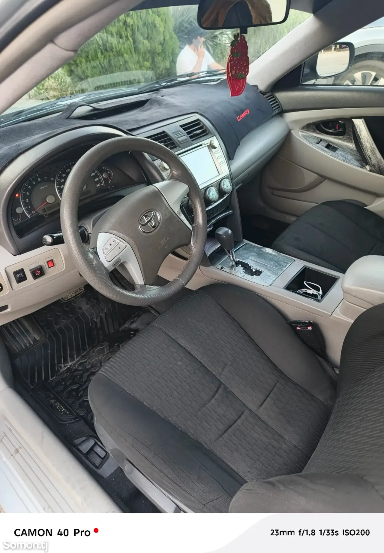 Toyota Camry 2011 · 2.4 AT